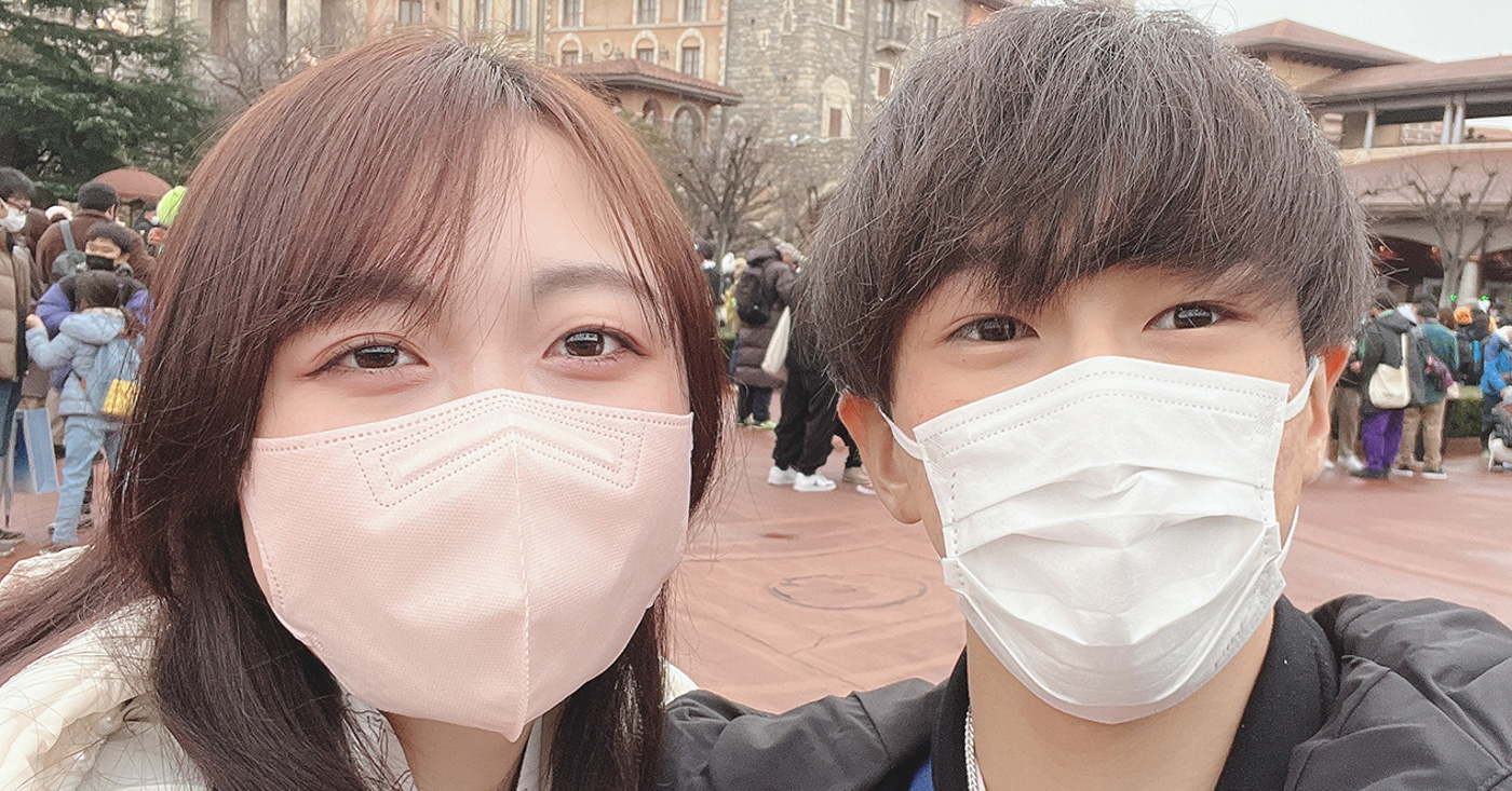 1回目のディズニーシーでの2人の写真